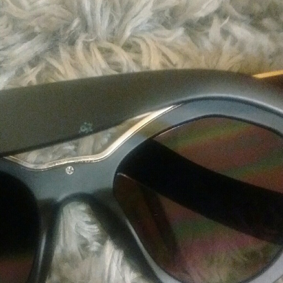 Matte Black Cateye Sunglasses - Picture 4 of 4